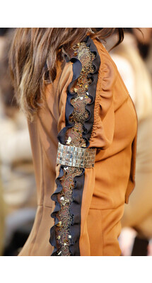 Details Chloé Fall 2018 Ready-to-Wear , Детали коллекции Хлоя осень зима 2018 , Fashion show , неделя моды в Париже , PFW , Paris Fashion Week , Mainstyles